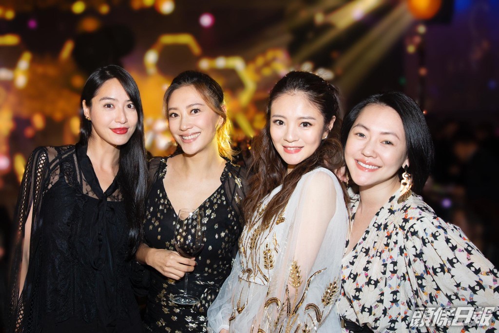 安以軒當時為囝囝搞生日P，小S（右）、應采兒（左二）都應邀出席。